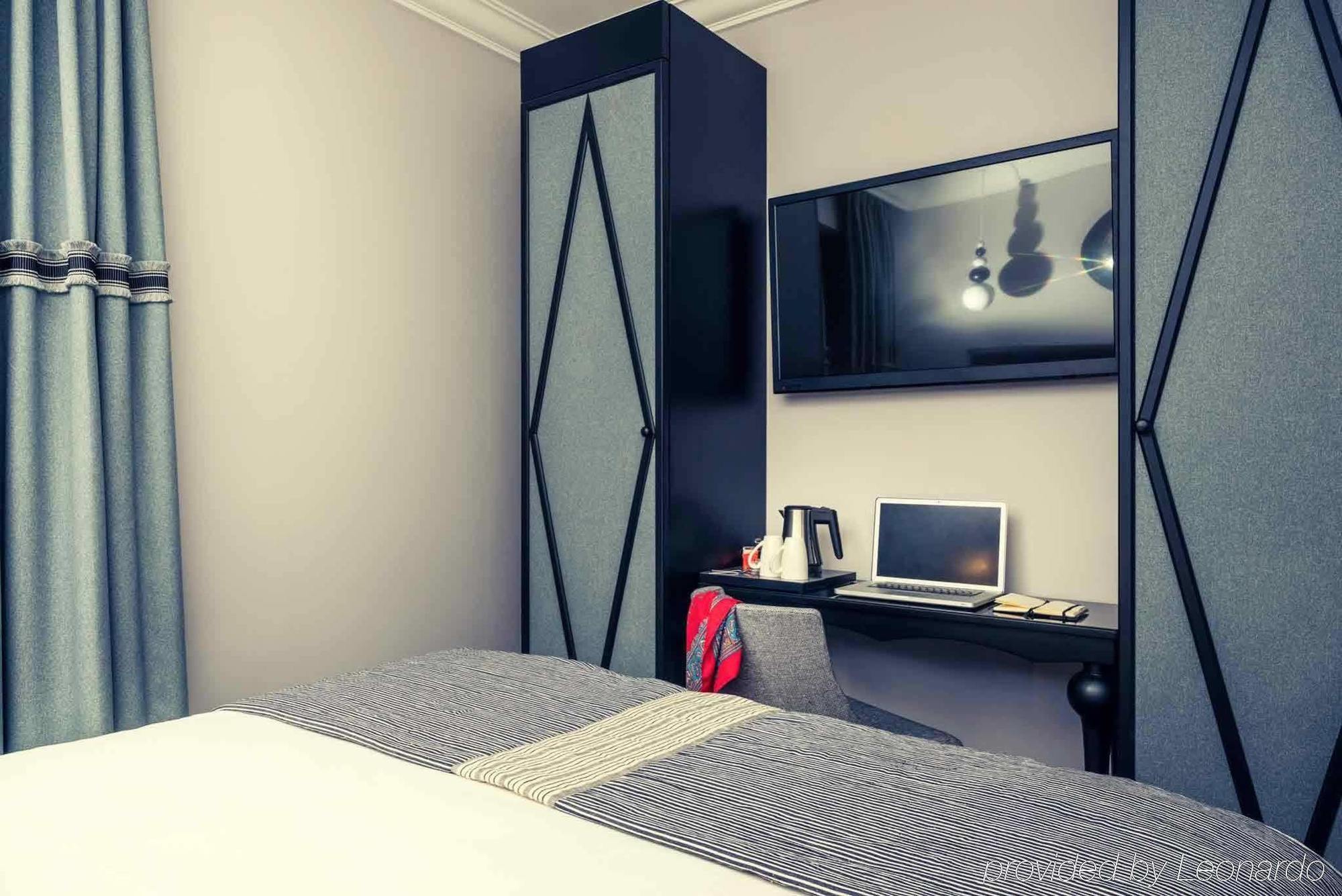 Mercure Paris Arc De Triomphe Wagram Exterior foto