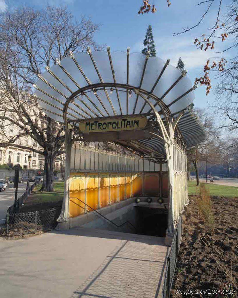 Mercure Paris Arc De Triomphe Wagram Hotel Exterior foto